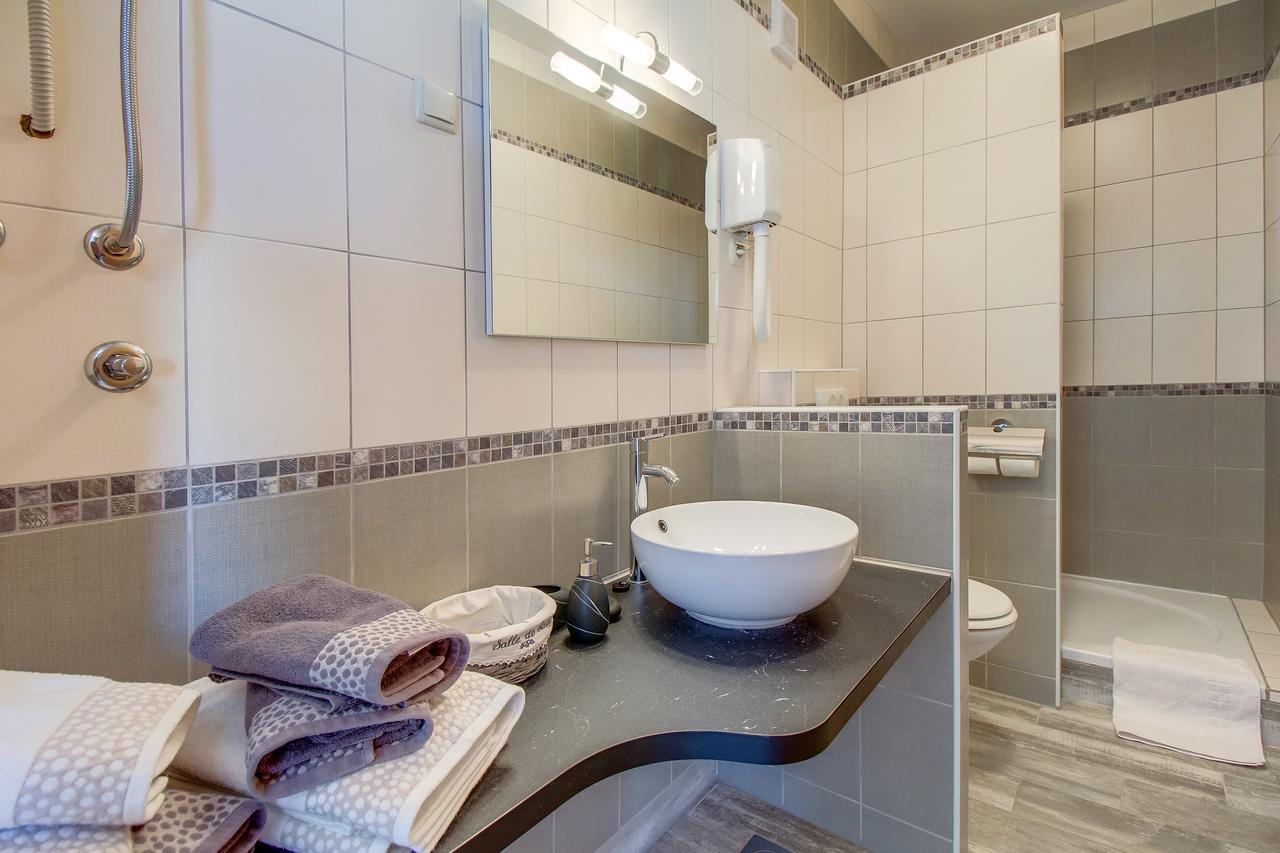 Hotel Sansegus Susak Bagian luar foto