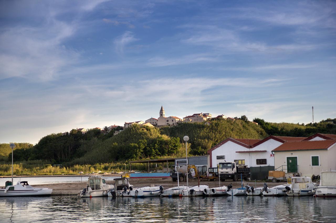 Hotel Sansegus Susak Bagian luar foto